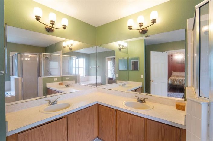 Image No.21-4 Bed House for sale