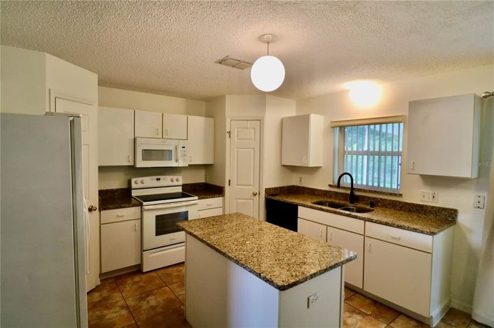 Image No.5-Maison de 4 chambres à vendre à Saint John