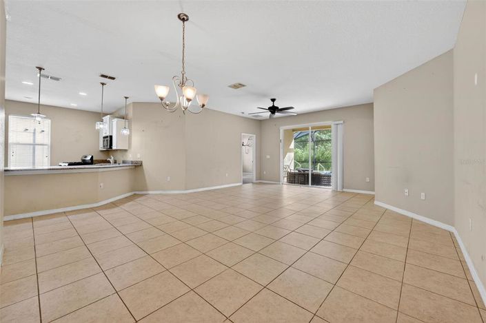 Image No.10-5 Bed House for sale