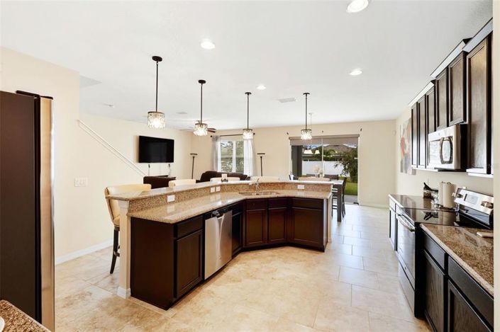 Image No.3-5 Bed House for sale