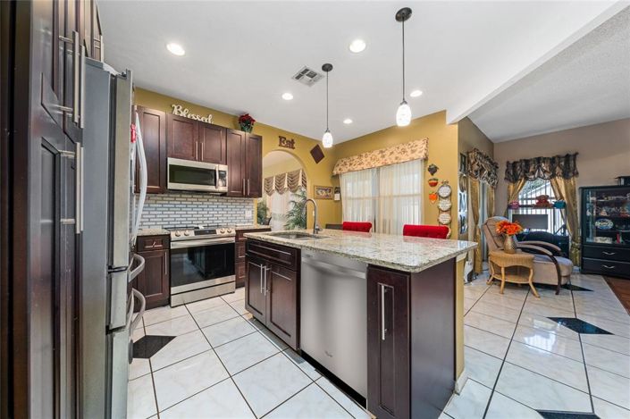 Image No.8-4 Bed House for sale