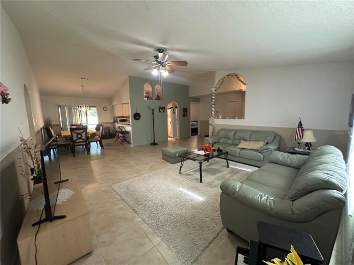 Image No.13-4 Bed House for sale