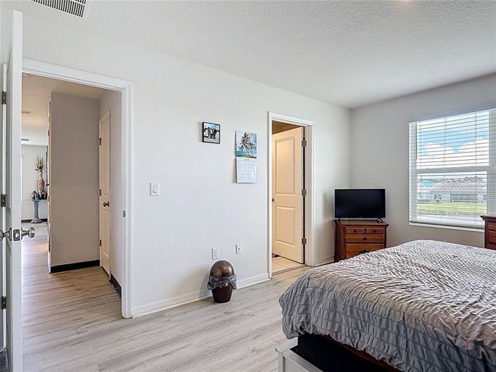 Image No.28-5 Bed House for sale