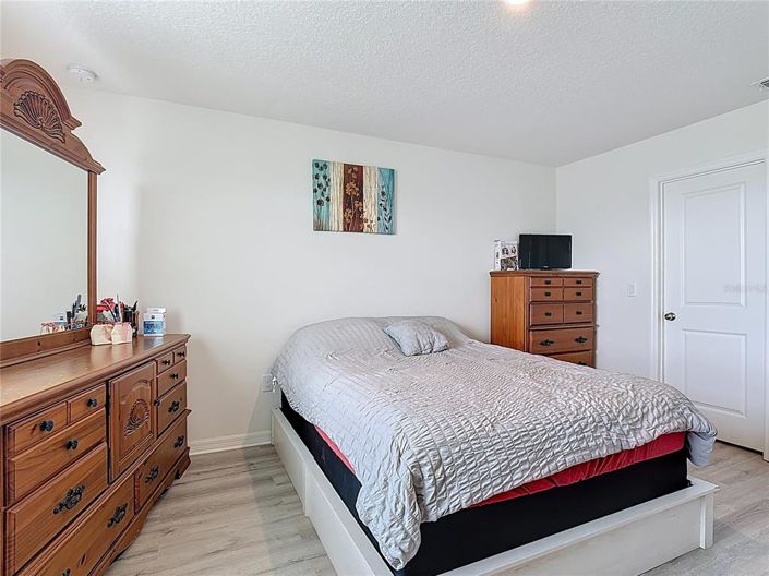 Image No.33-5 Bed House for sale