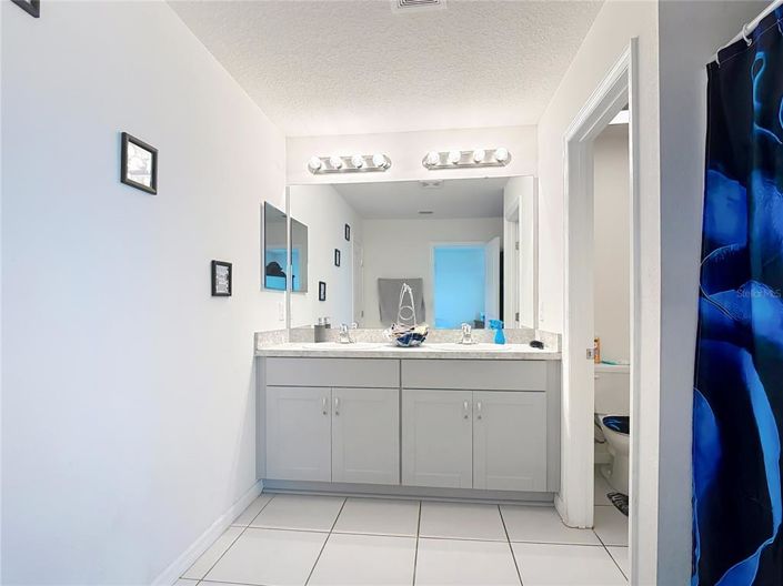 Image No.34-5 Bed House for sale