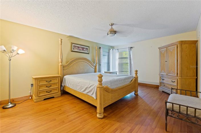 Image No.7-3 Bed House for sale