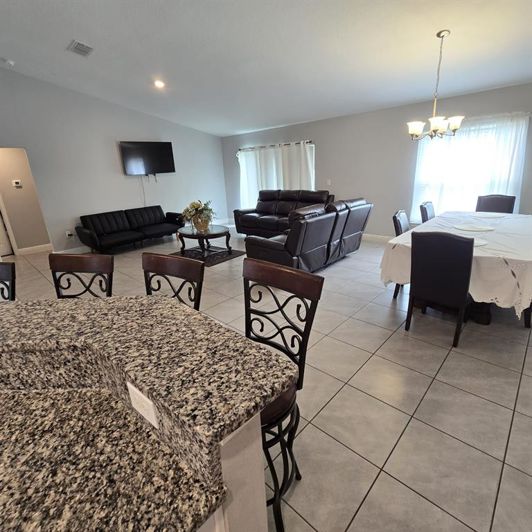 Image No.8-4 Bed House for sale