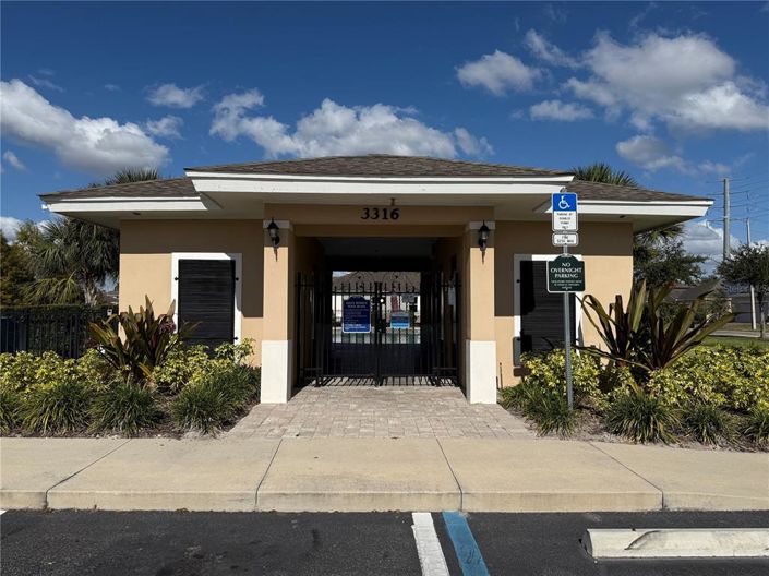 Image No.18-4 Bed House for sale