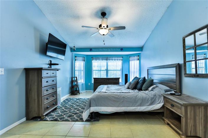 Image No.17-3 Bed House for sale