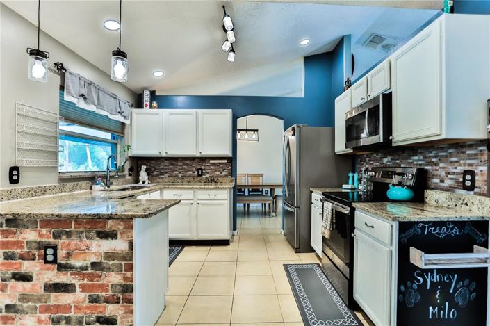 Image No.9-3 Bed House for sale