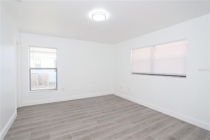 Image No.15-3 Bed House for sale