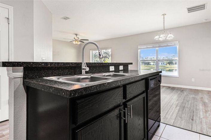 Image No.11-3 Bed House for sale