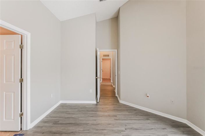 Image No.11-3 Bed House for sale