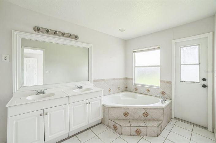 Image No.30-3 Bed House for sale