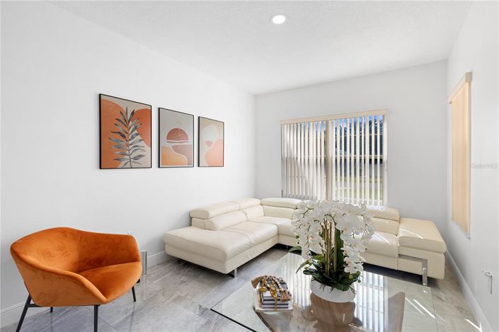 Image No.2-Maison de 4 chambres à vendre à Saint John