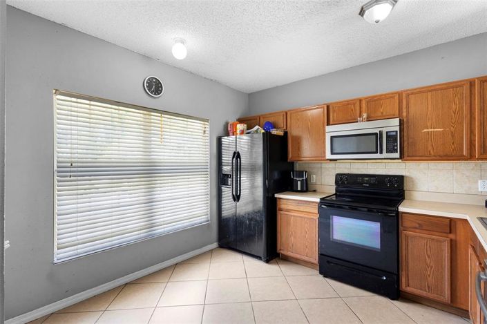 Image No.6-3 Bed House for sale