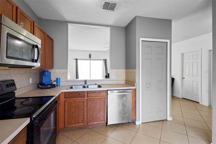 Image No.8-3 Bed House for sale