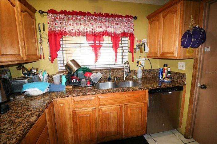 Image No.11-5 Bed House for sale