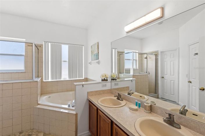 Image No.12-4 Bed House for sale