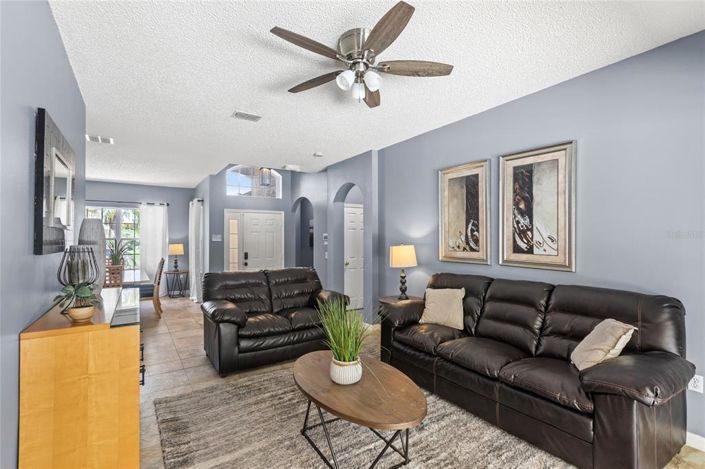 Image No.27-4 Bed House for sale