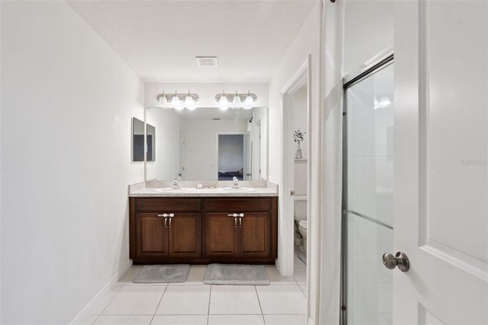 Image No.23-5 Bed House for sale