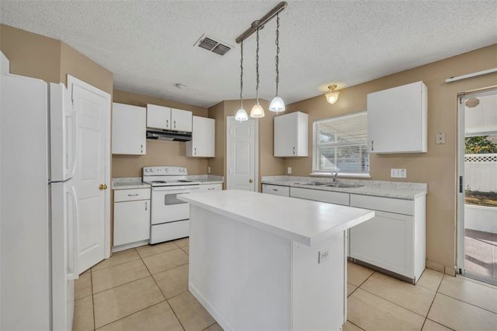 Image No.13-5 Bed House for sale