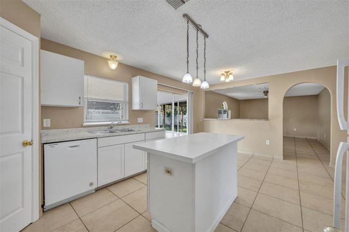 Image No.14-5 Bed House for sale