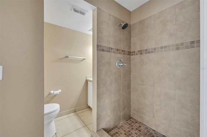 Image No.19-5 Bed House for sale