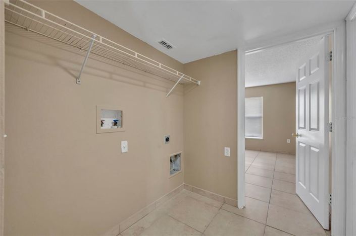 Image No.23-5 Bed House for sale