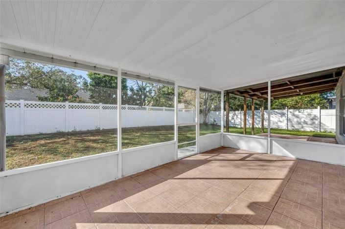 Image No.33-5 Bed House for sale