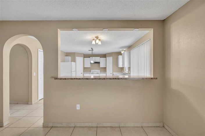 Image No.9-5 Bed House for sale