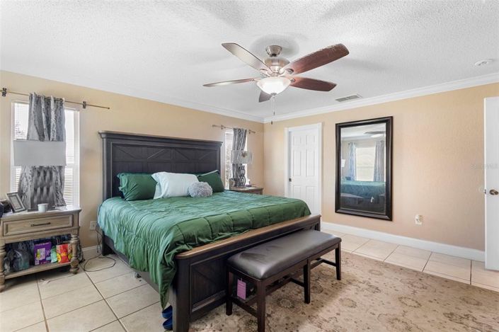 Image No.17-4 Bed House for sale