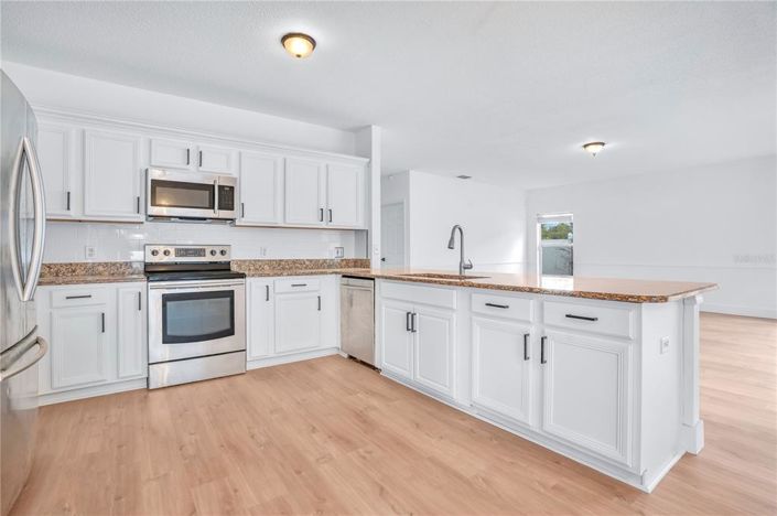 Image No.10-4 Bed House for sale