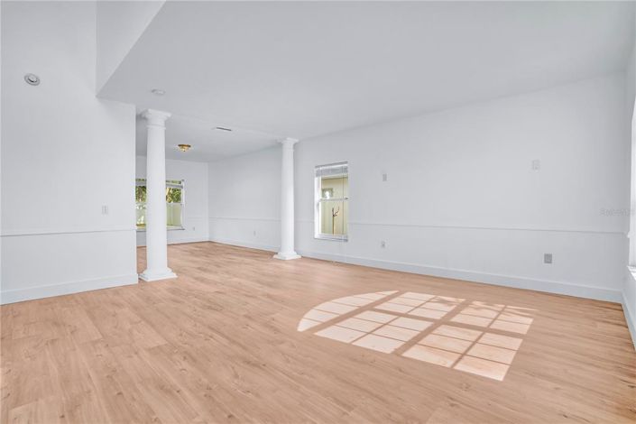 Image No.17-4 Bed House for sale