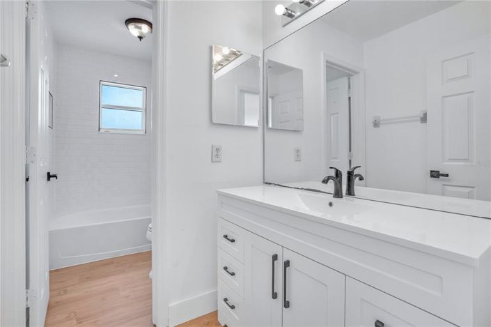 Image No.25-4 Bed House for sale