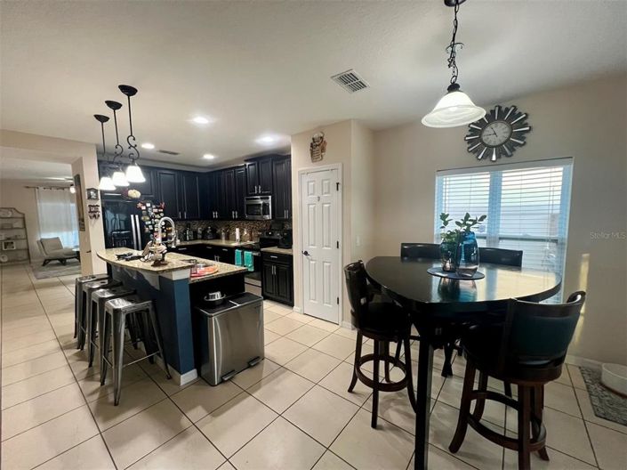 Image No.3-5 Bed House for sale