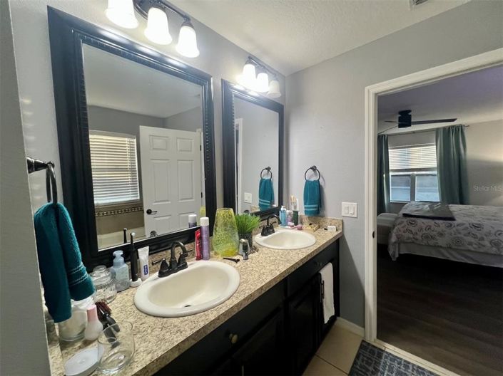 Image No.53-5 Bed House for sale