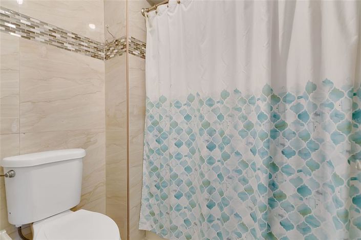 Image No.16-3 Bed Townhouse for sale