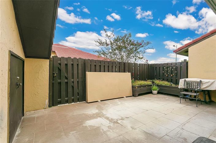 Image No.23-3 Bed Townhouse for sale