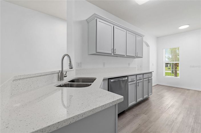 Image No.15-4 Bed House for sale