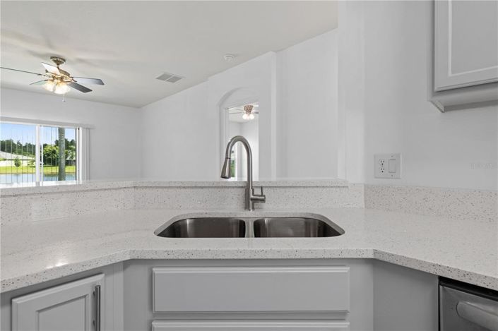 Image No.19-4 Bed House for sale