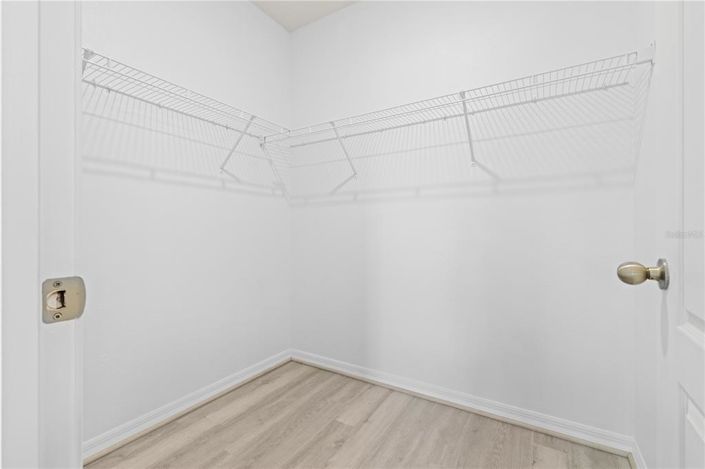 Image No.22-4 Bed House for sale