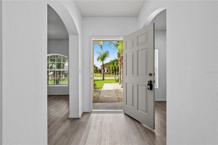 Image No.6-4 Bed House for sale