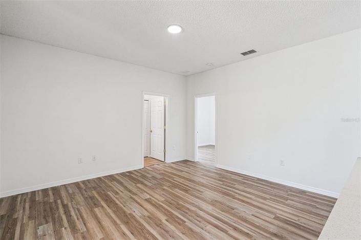 Image No.13-4 Bed House for sale