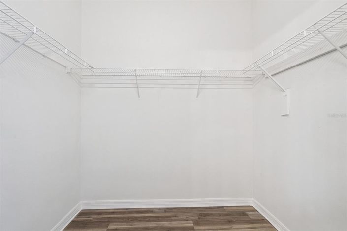 Image No.25-4 Bed House for sale