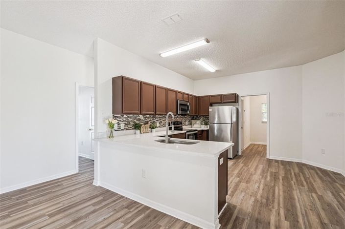 Image No.3-4 Bed House for sale