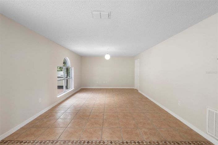 Image No.35-5 Bed House for sale