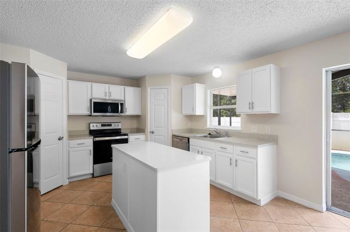 Image No.38-5 Bed House for sale