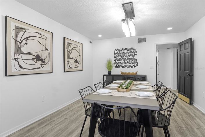 Image No.20-6 Bed House for sale