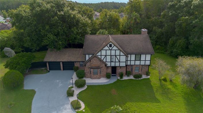 Image No.8-6 Bed House for sale